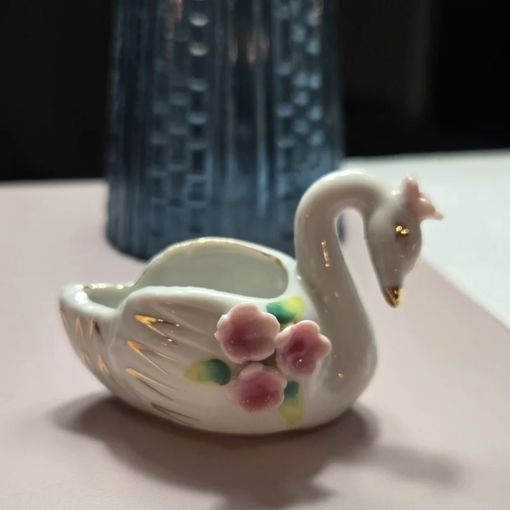 Vintage Porcelain Swan (Made In Japan)